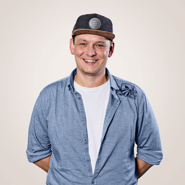 Max , Vertrieb